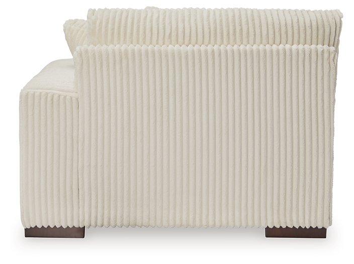 Lindyn Sectional