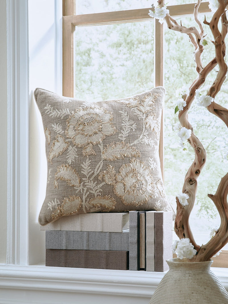 Viveka Pillow (Set of 4)